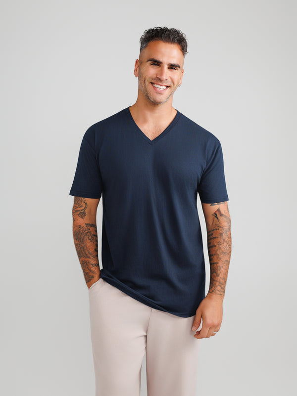 Marineblaue V-Ausschnitt T-Shirts