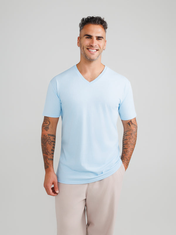 Babyblaue V-Ausschnitt T-Shirts