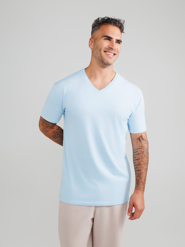 Babyblaue V-Ausschnitt T-Shirts